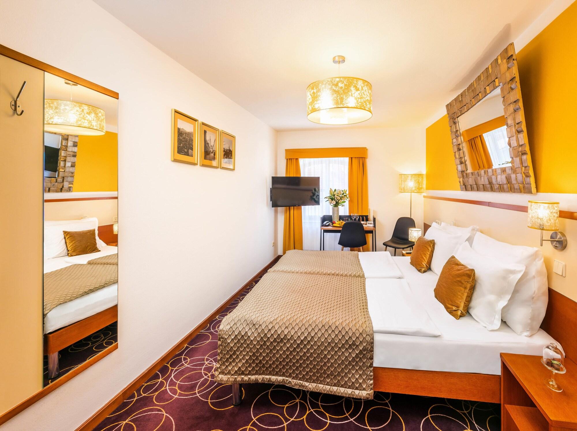Bellevue Hotel Чешки Крумлов Екстериор снимка