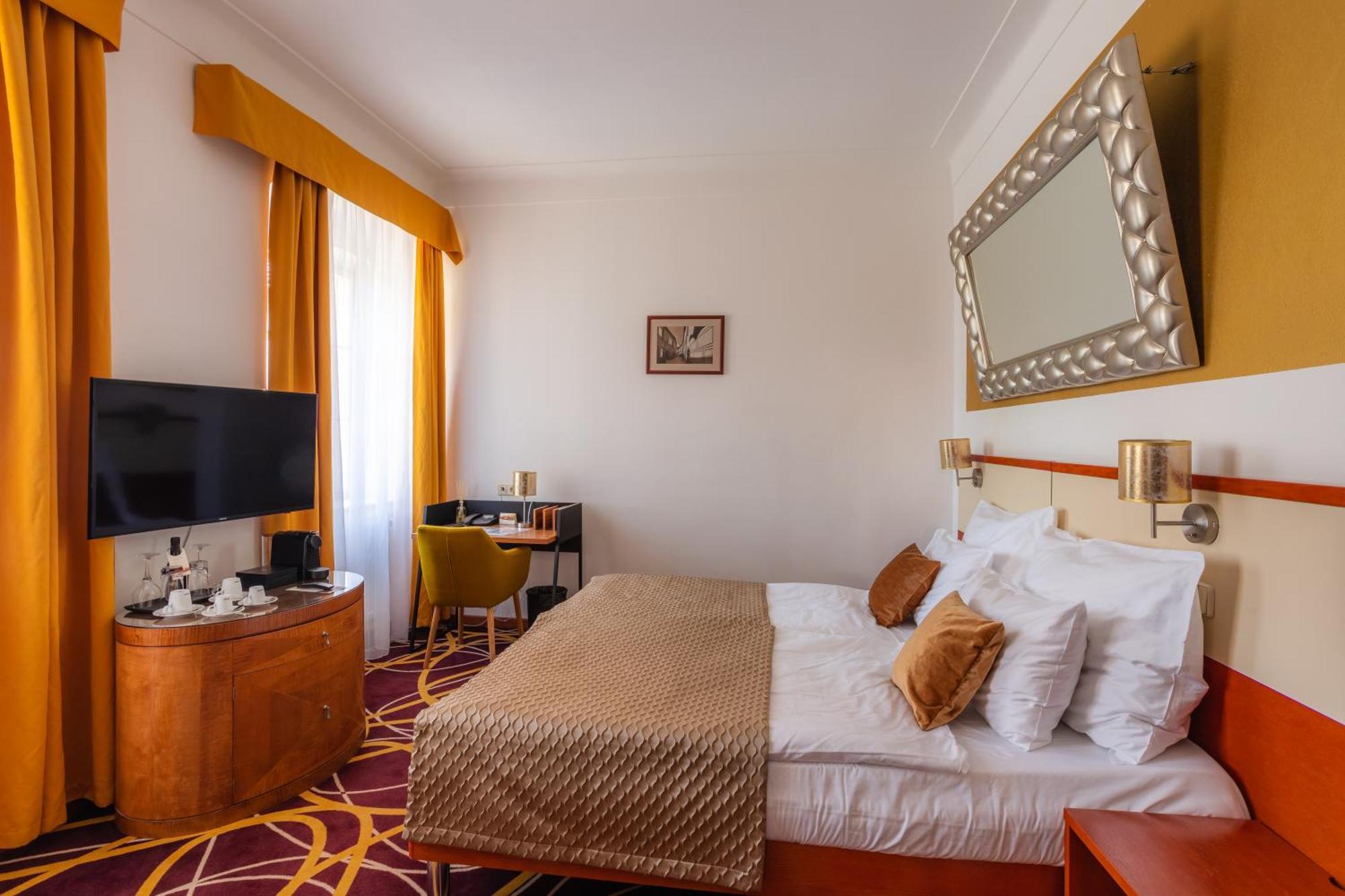 Bellevue Hotel Чешки Крумлов Екстериор снимка